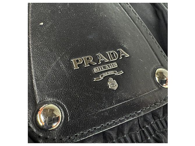 Borsa a mano Prada nera in nylon e pelle Nero - vista 11