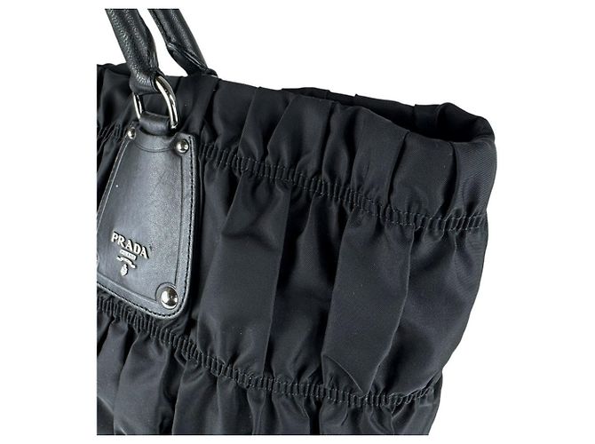 Borsa a mano Prada nera in nylon e pelle Nero - vista 6