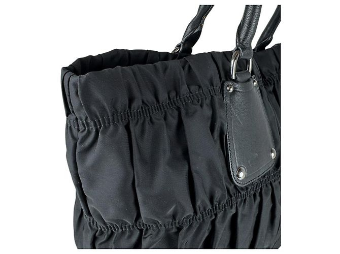 Borsa a mano Prada nera in nylon e pelle Nero - vista 7