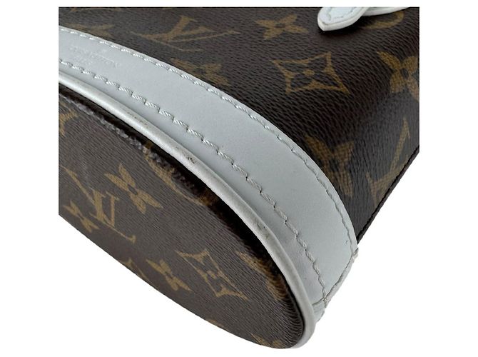 Louis Vuitton Monogram Nano Bucket Schultertasche Braun Weiß Monogramm - Ansicht 8