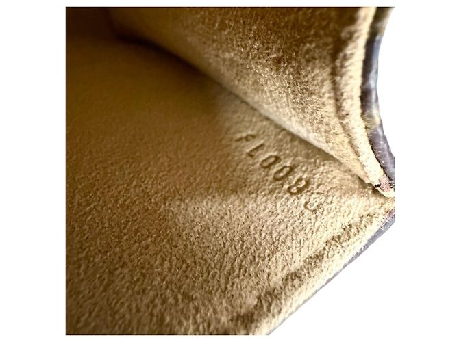 Louis Vuitton Monogram Pochette Florentine Fanny Pack Castaño Monograma - vista 11