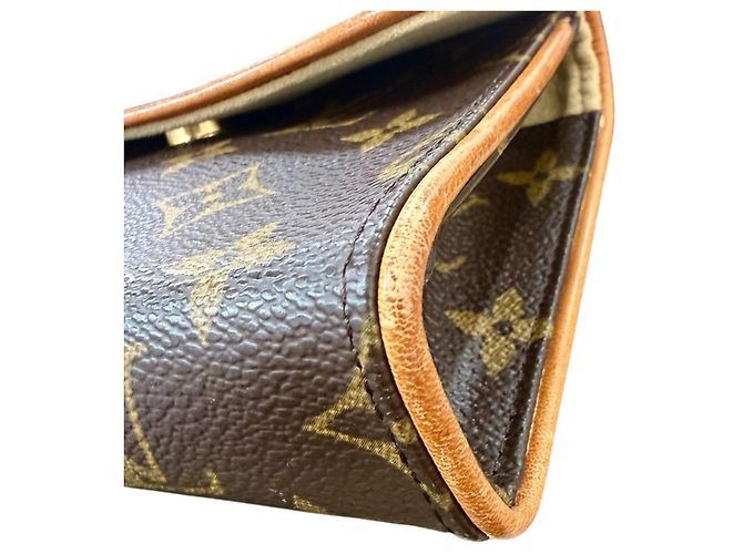 Louis Vuitton Monogram Pochette Florentine Fanny Pack Castaño Monograma - vista 5