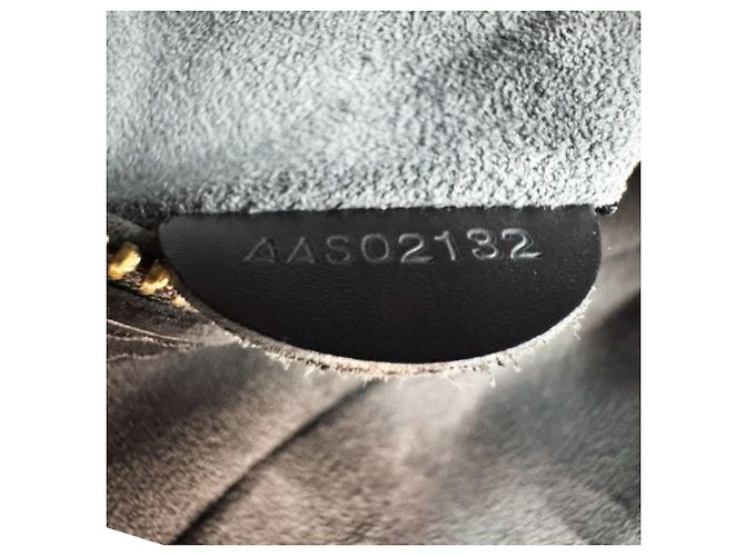 Louis Vuitton Schultertasche aus Epi-Leder Schwarz - Ansicht 13