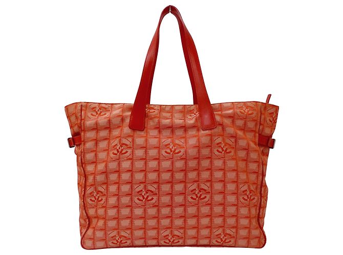 Chanel Tote Bag aus rotem Nylon - Ansicht 2