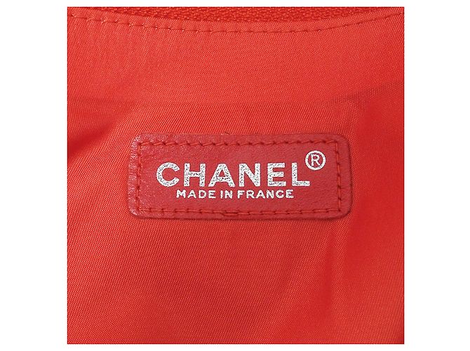 Chanel Tote Bag aus rotem Nylon - Ansicht 6