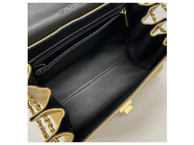 Chanel Schultertasche aus braunem Lammleder - Ansicht 4