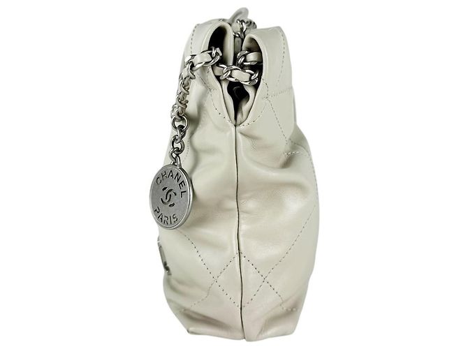 Borsa a tracolla Chanel in pelle avorio Crudo - vista 2