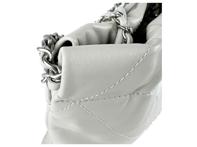 Borsa a tracolla Chanel in pelle avorio Crudo - vista 7