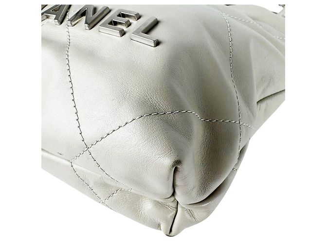 Borsa a tracolla Chanel in pelle avorio Crudo - vista 8