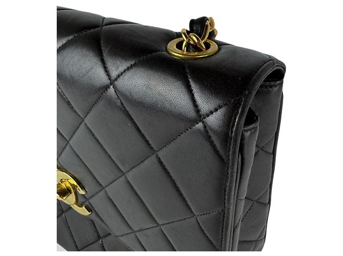 Borsa a tracolla Chanel in pelle d'agnello Nero - vista 6