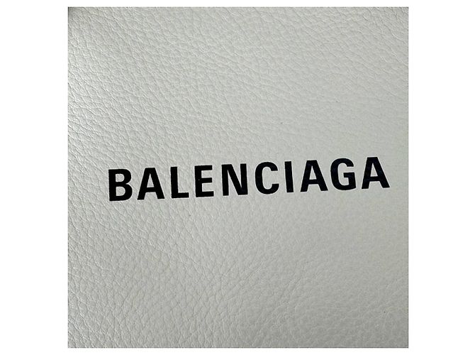 Borsa a mano Balenciaga in pelle beige - vista 11