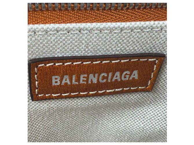 Everyday Borsa Balenciaga Biarritz Small Tote Marrone Crudo - vista 12