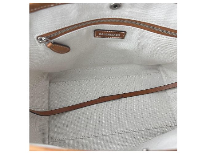 Everyday Borsa Balenciaga Biarritz Small Tote Marrone Crudo - vista 5