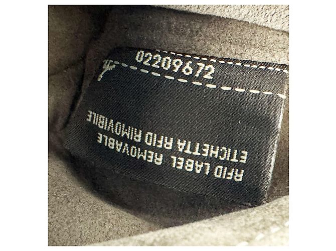 Fendi Schultertasche aus blauem Leder - Ansicht 14