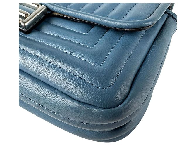 Fendi Schultertasche aus blauem Leder - Ansicht 8