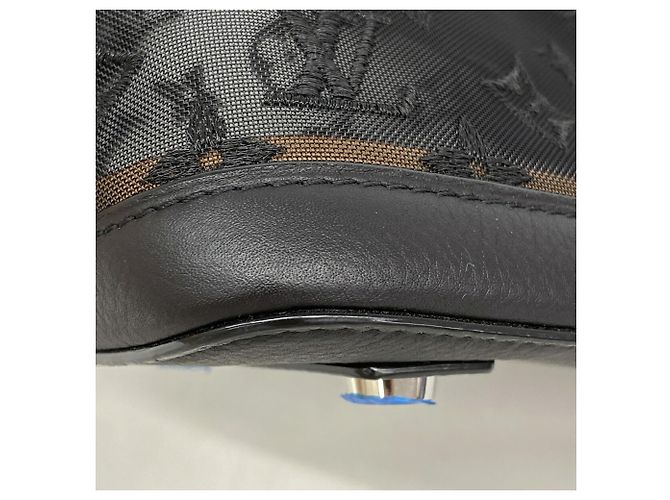 Bolsa Louis Vuitton Monogram Translance Lockit Preto - vista 8
