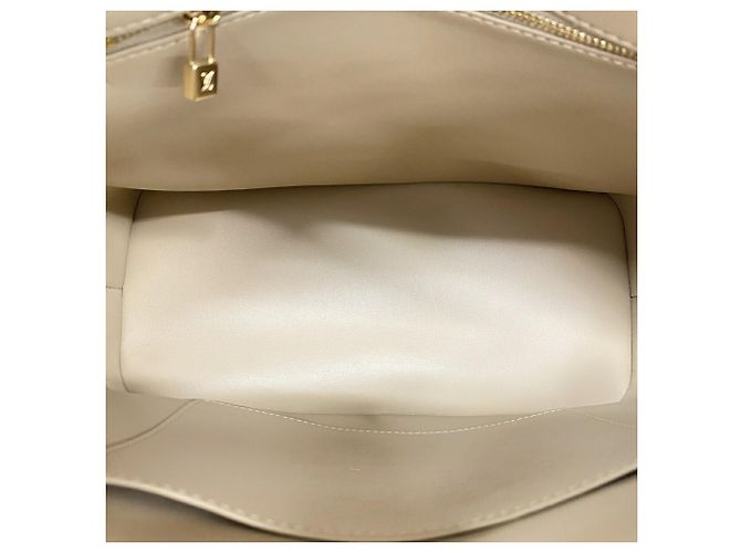 Saco Tote Louis Vuitton Vernis Houston Bege - vista 4