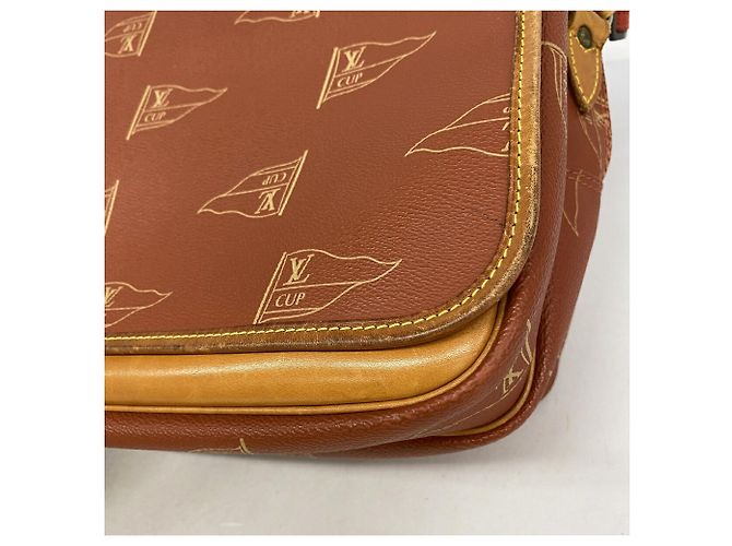 Borsa a tracolla Louis Vuitton LV Cup Calvi Rosso - vista 7