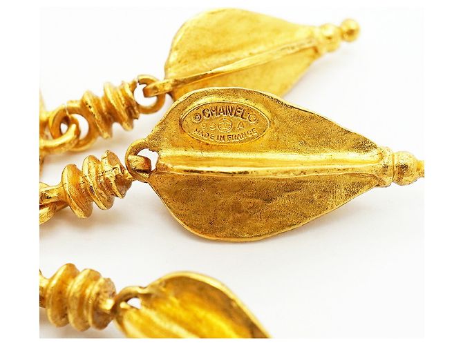 Broche Chanel chapado en oro con marca Coco Dorado - vista 4