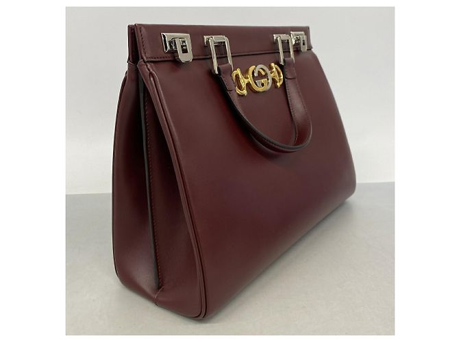 Bolsa Gucci Zumi em Bordeaux - vista 2