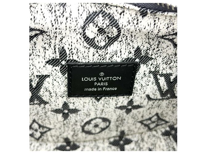 Louis Vuitton Loop Monogram Denim Negro - vista 6