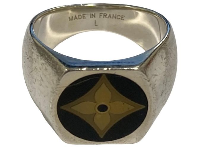 Louis Vuitton Bague Fleur Monogram Ring - view 3