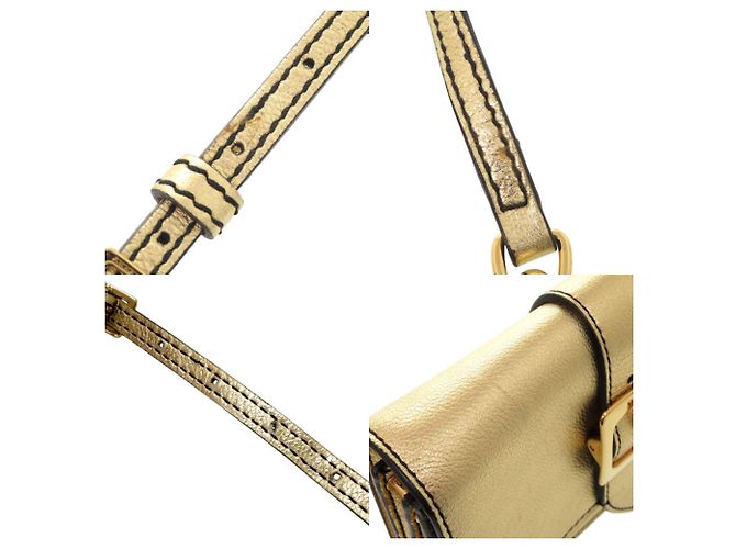 Borsa a tracolla Burberry Buckle in pelle metallizzata oro D'oro Metallico - vista 9
