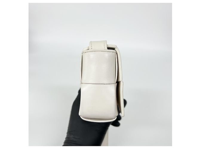 Bottega Veneta Cassette Maxi Intrecciato Leather Candy Bianco - vista 3