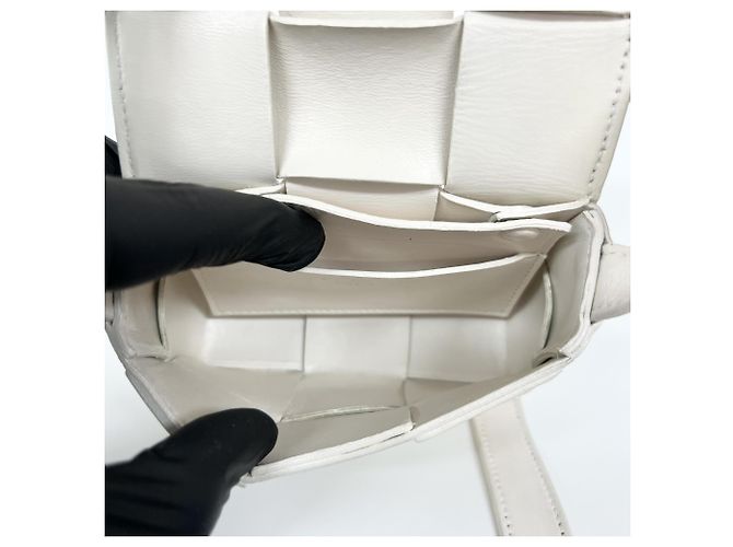 Bottega Veneta Cassette Maxi Intrecciato Leather Candy Bianco - vista 5