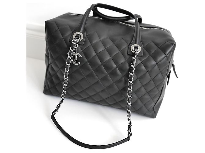Chanel Borsa Bowling Feather Weight in Pelle Trapuntata Nero - vista 3