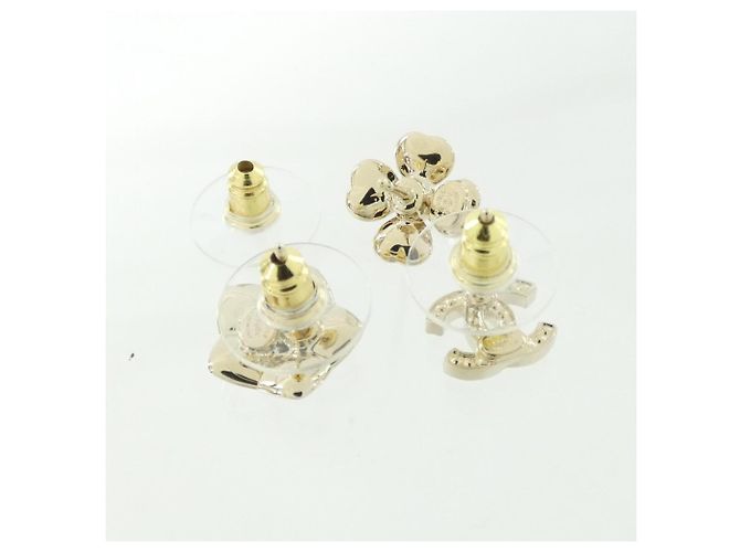 Orecchini a lobo Chanel ABG272 Bianco D'oro - vista 3