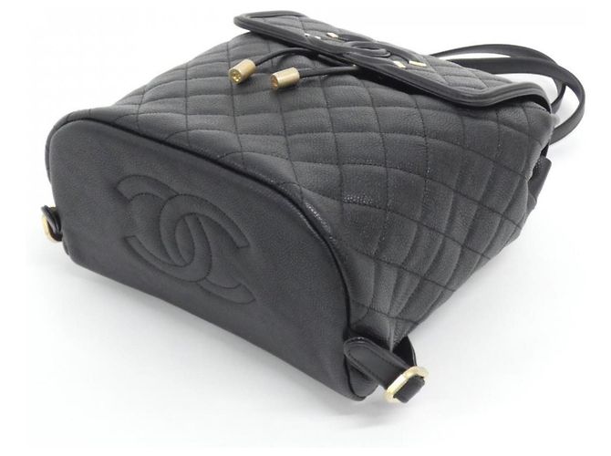 Mochila Chanel 57090 em couro de bezerro granulado preto - vista 3