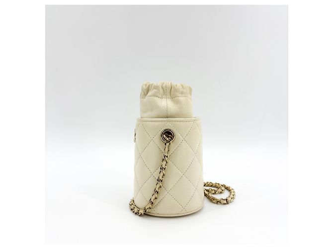 Borsa a secchiello Chanel con coulisse e catena in pelle d'agnello matelassé Mini D'oro - vista 3