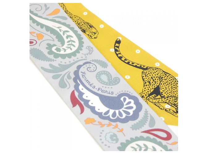 Hermès Hermes Guepards Bandana Twilly Scarf Castaño Amarillo - vista 3