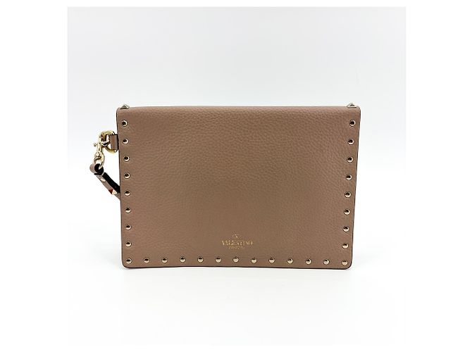 Valentino Garavani Rockstud Envelope Wristlet Clutch Leather Small Beige - vista 2