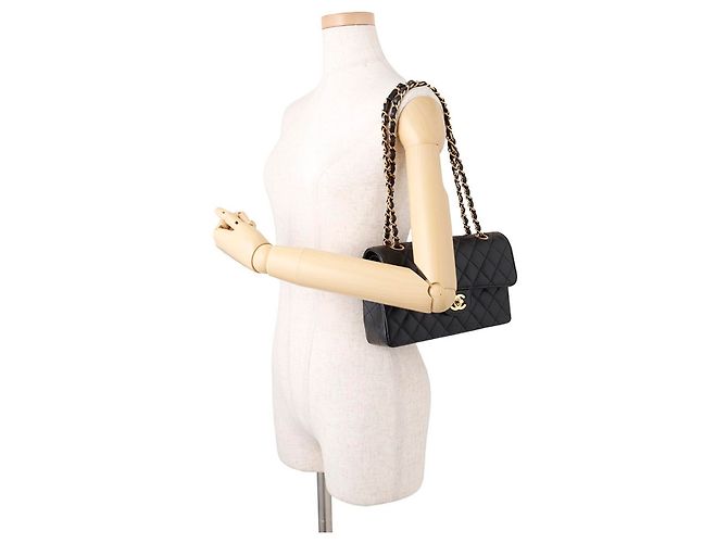 Borsa a spalla Chanel Black Matelassé Nero - vista 4