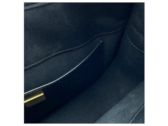 Borsa a tracolla Chanel Matelassé in pelle nera Nero - vista 11