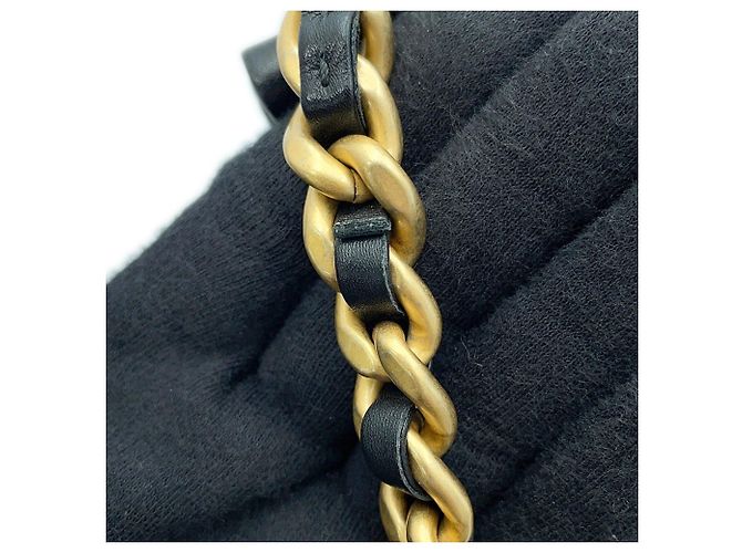 Borsa a tracolla Chanel Matelassé in pelle nera Nero - vista 14