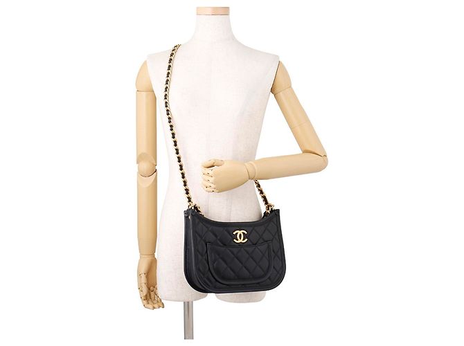 Borsa a tracolla Chanel Matelassé in pelle nera Nero - vista 5