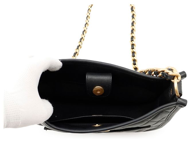 Borsa a tracolla Chanel Matelassé in pelle nera Nero - vista 6
