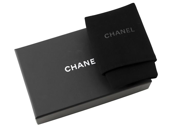 Chanel Matelassé Münzbeutel aus schwarzem Lammleder - Ansicht 9