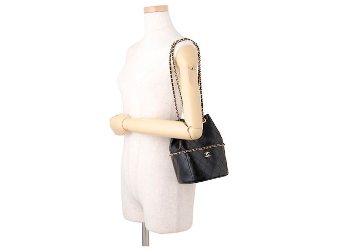 Borsa a tracolla Chanel Matelassé in pelle d'agnello nera Nero - vista 4