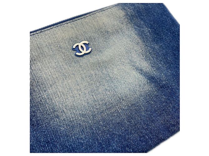 Borsa a tracolla Chanel Matelassé in denim blu - vista 13