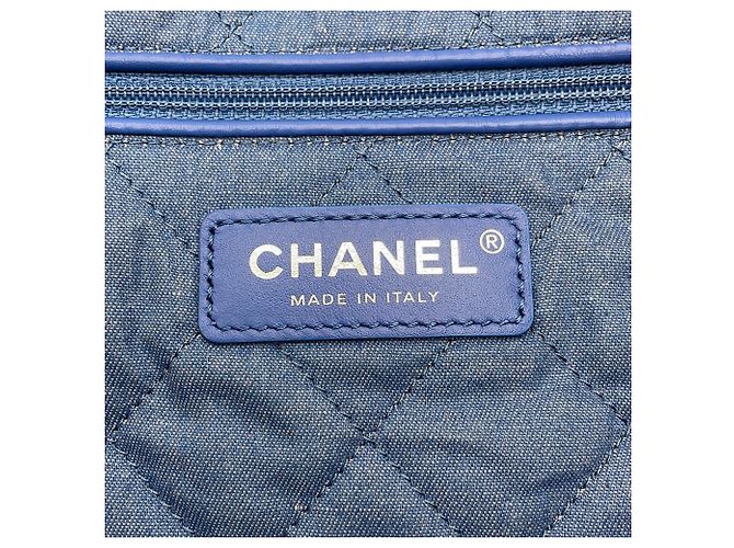 Borsa a tracolla Chanel Matelassé in denim blu - vista 18