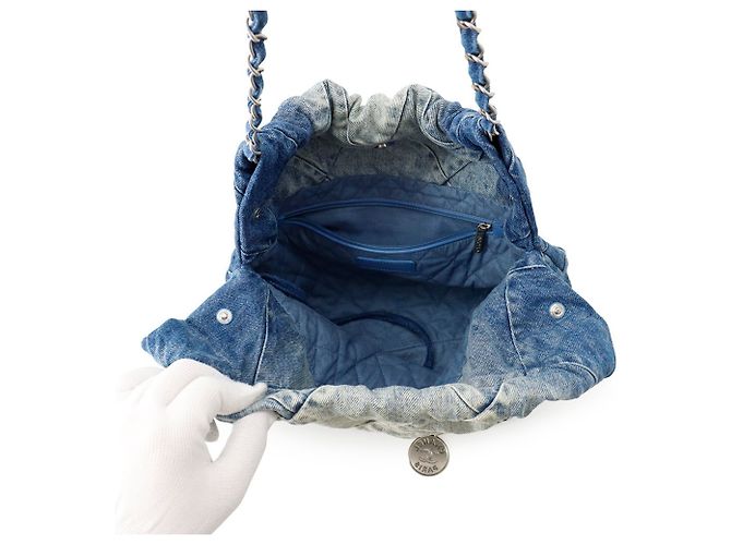 Borsa a tracolla Chanel Matelassé in denim blu - vista 5