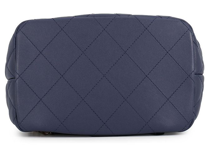 Borsa Chanel Matelassé Navy Blu navy - vista 3