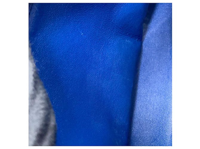 Borsa a tracolla Chanel Matelassé Blue - vista 12