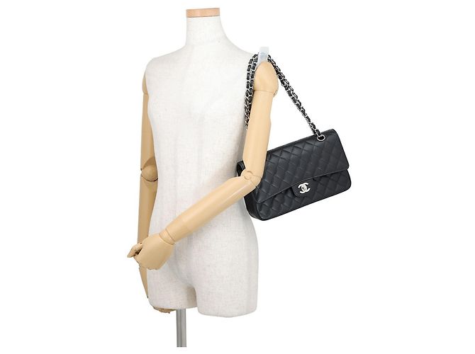 Sac à main Chanel Matelassé Black Noir - vue 4