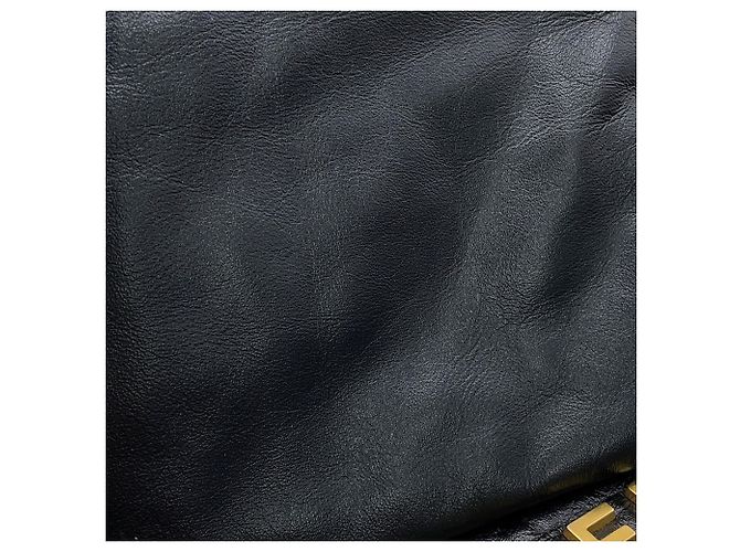 Chanel 22 Borsa a tracolla Chanel Matelassé in nero - vista 12