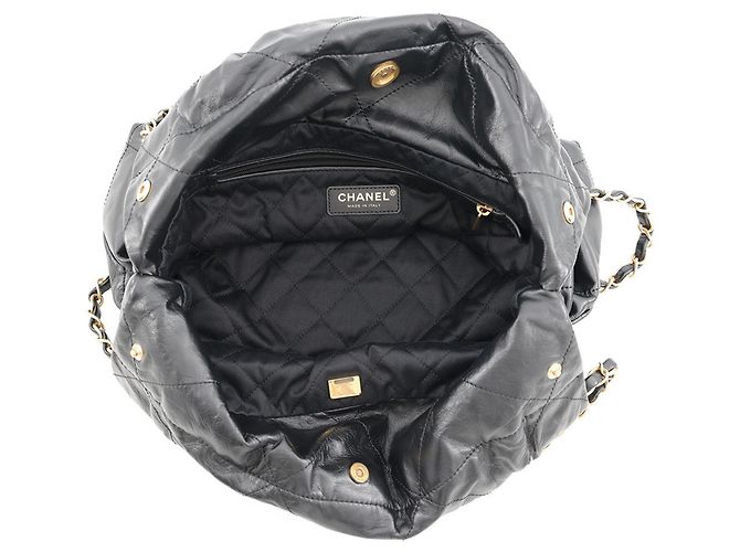 Chanel 22 Borsa a tracolla Chanel Matelassé in nero - vista 5